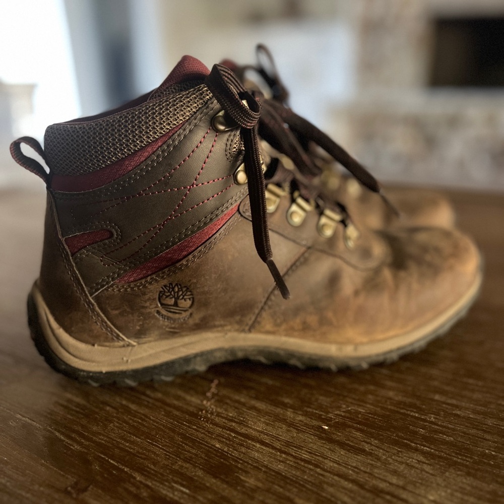 Timberland women’s Norwood Waterproof Brown and Pink Lace Up Mid Hike Boots